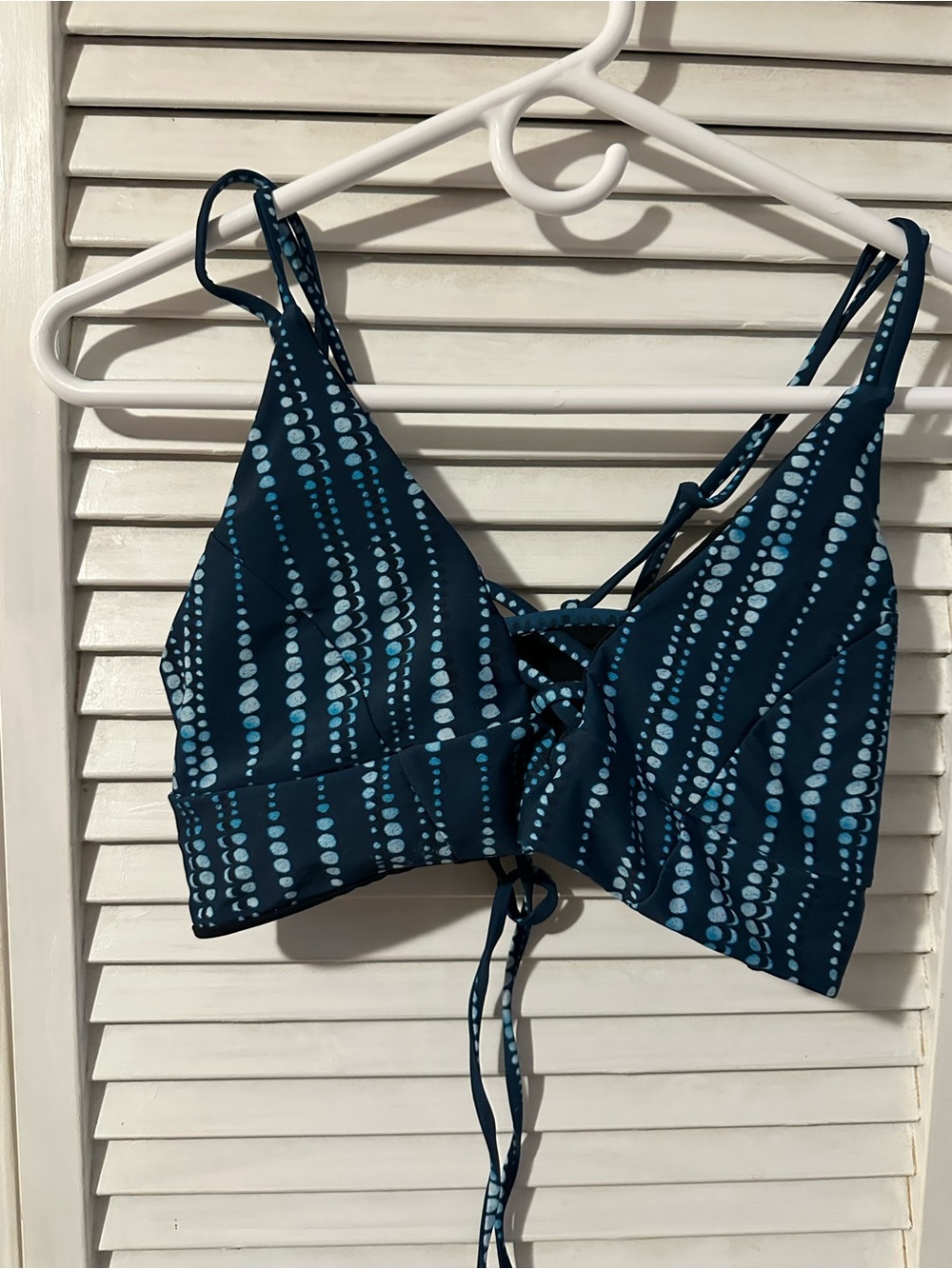 Cupshe Navy Blue and Light Blue Dot-Print Lace-Up Swim Top